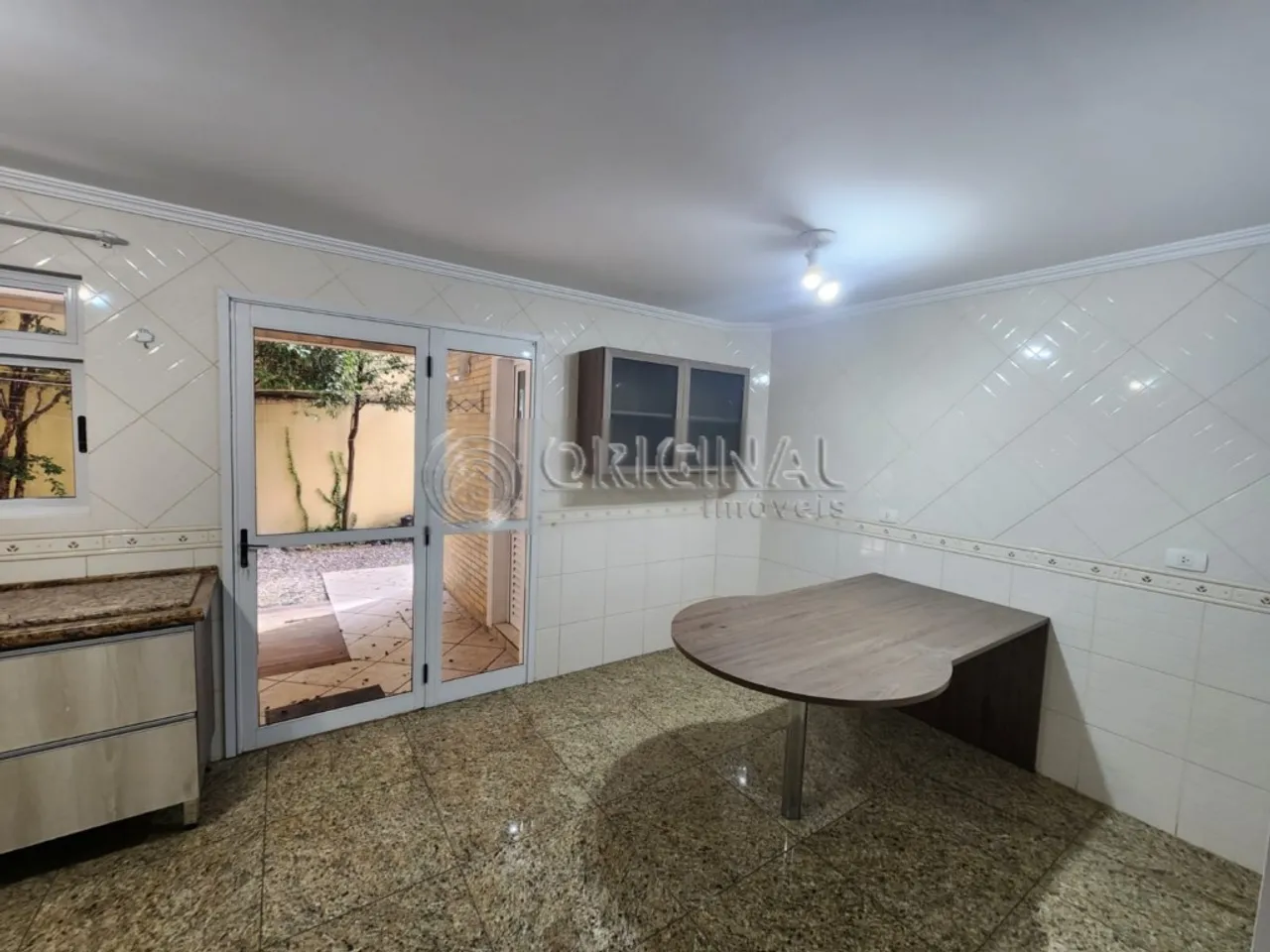 Sobrado com 3 quartos e churrasqueira na varanda — photo 4