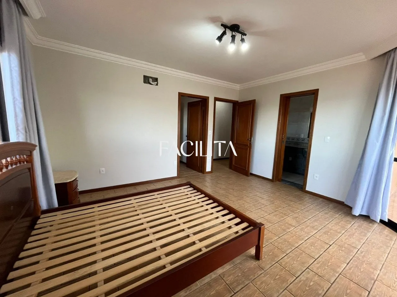 Furnished 456 m² house with 3 en-suite bedrooms and pool — photo 64