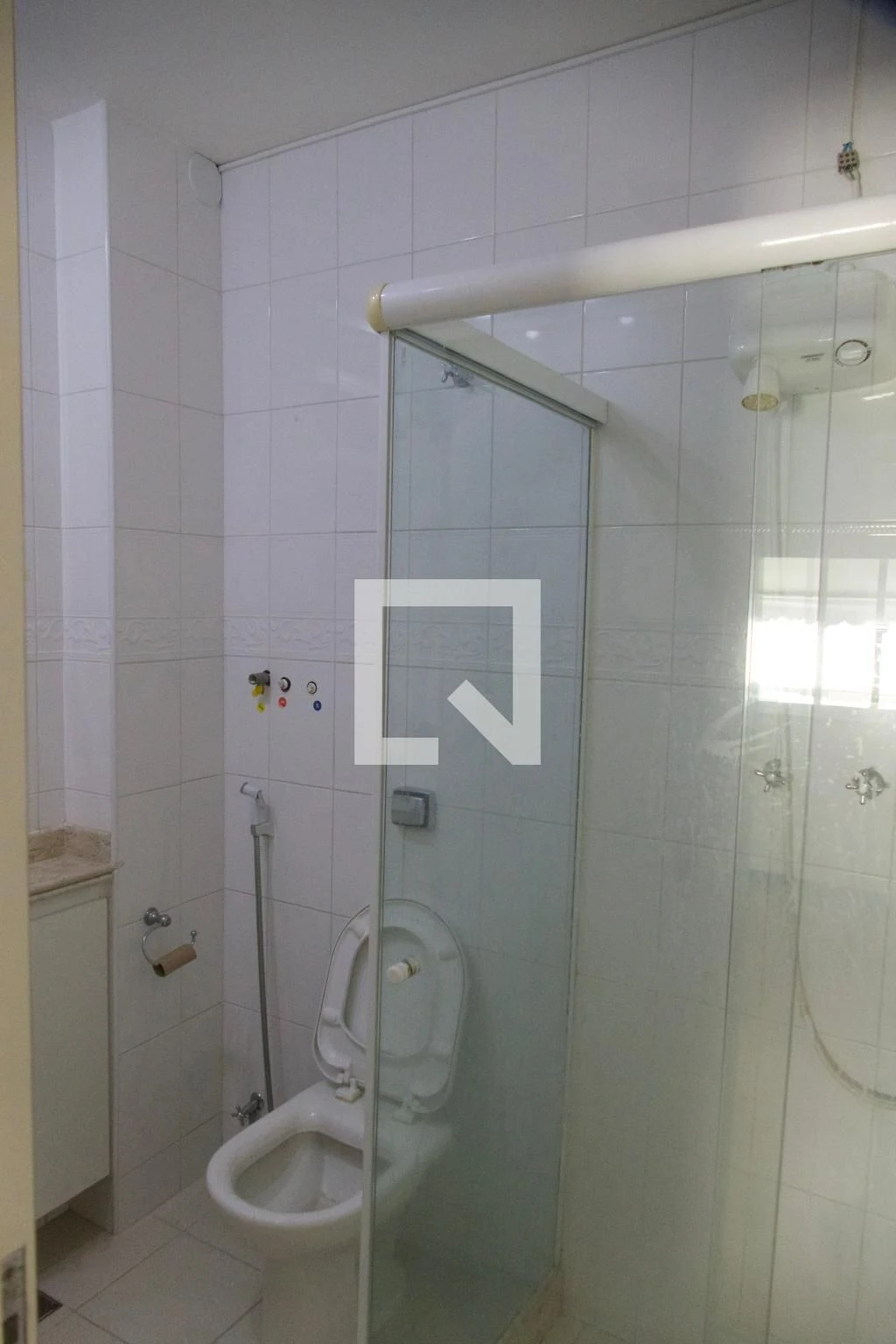 Unfurnished 1-bedroom apartment with a separate kitchen — photo 20
