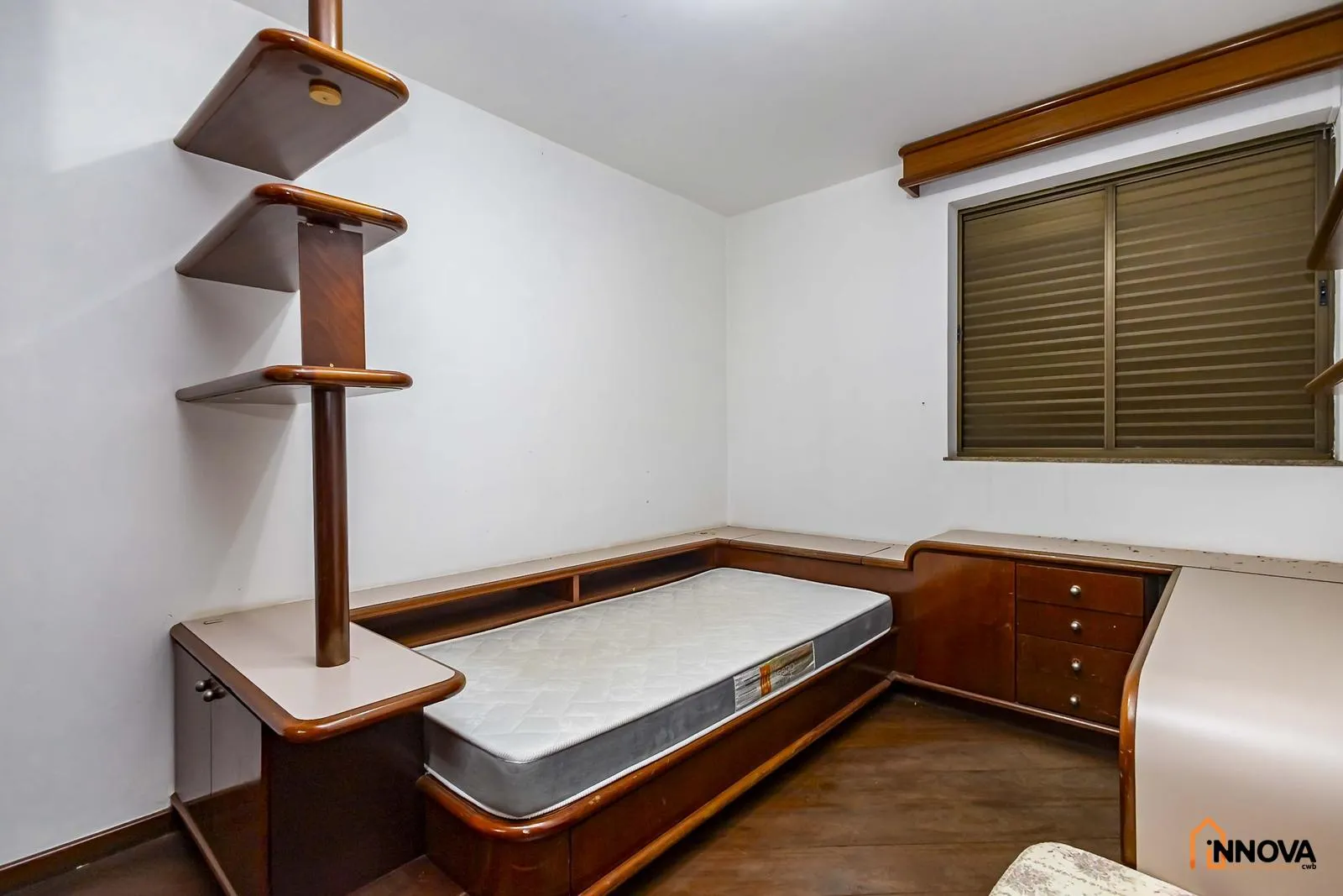 House with 5 bedrooms, 10 bathrooms, 5 parking spaces — photo 24