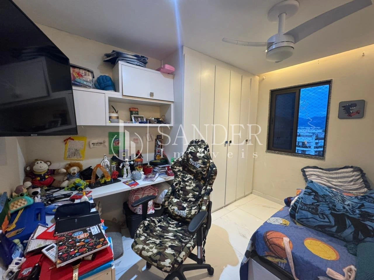 4-bedroom penthouse with an open-plan kitchen — photo 14