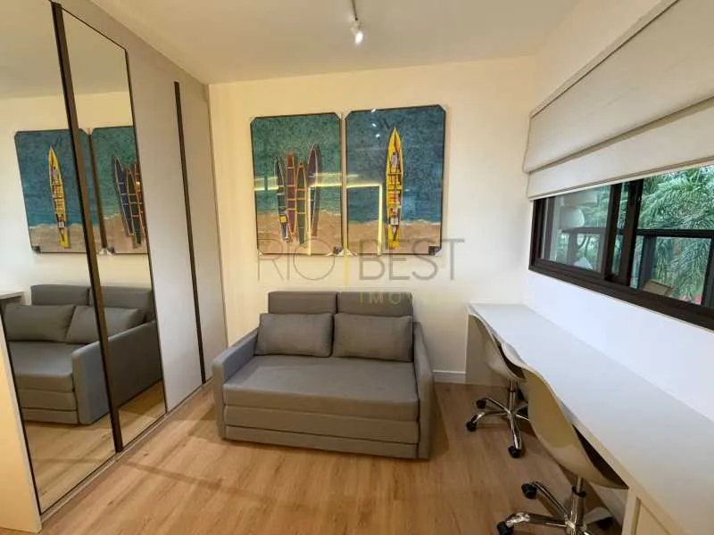 Furnished apartment with 3 suites and glass balcony — photo 17