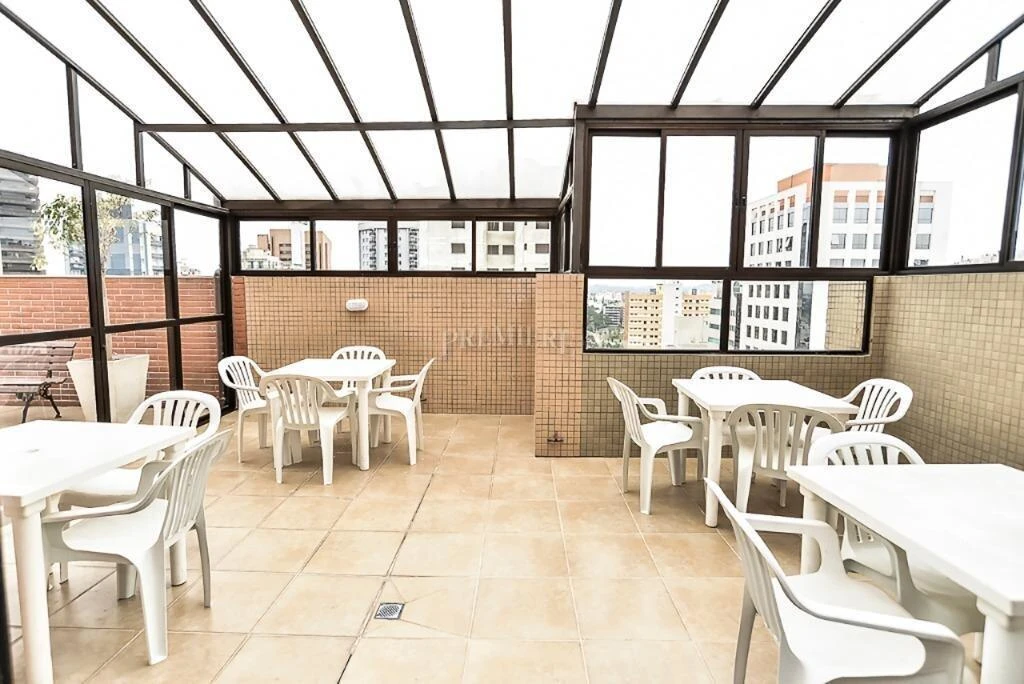One-bedroom apartment with a bathtub in Curitiba — photo 20