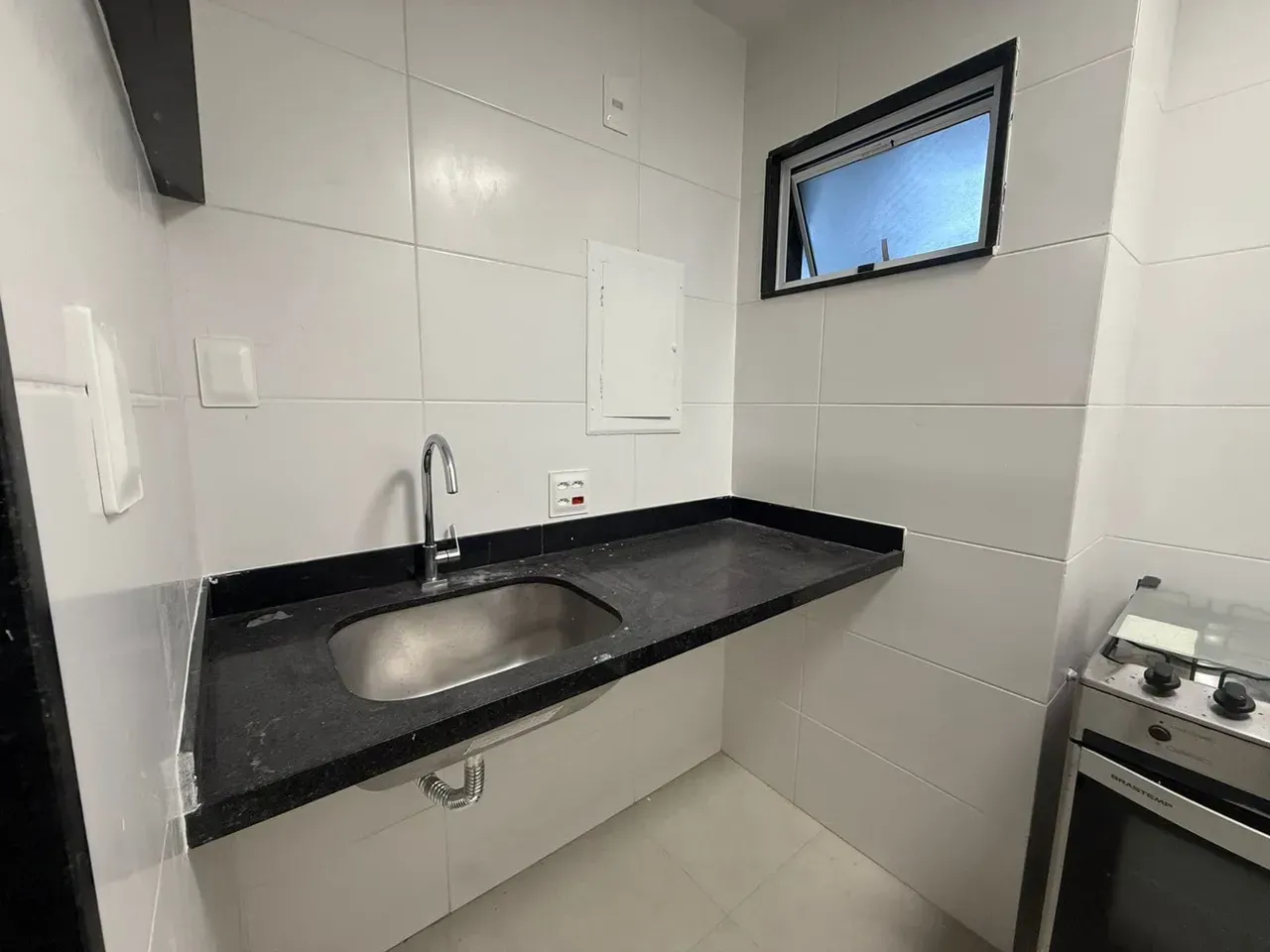 2-bedroom apartment with open-plan gas kitchen — photo 5