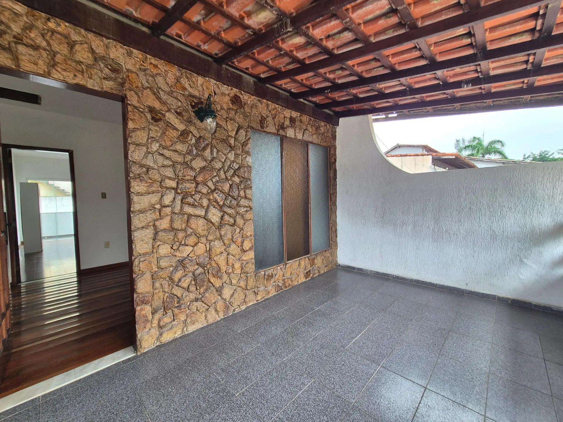 Casa em condomínio com 3 suítes e churrasqueira na varanda — photo 49