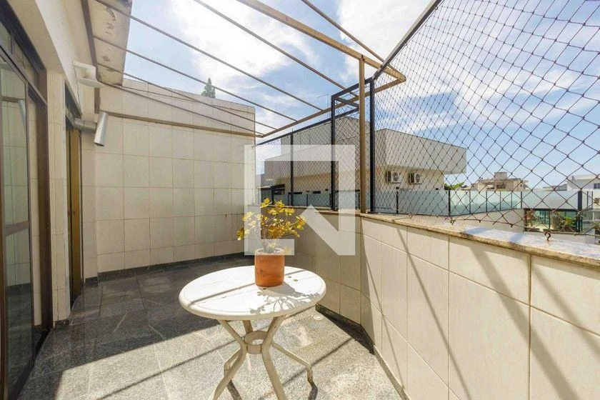 Furnished 185 m² apartment with 3 bedrooms and balcony — photo 34