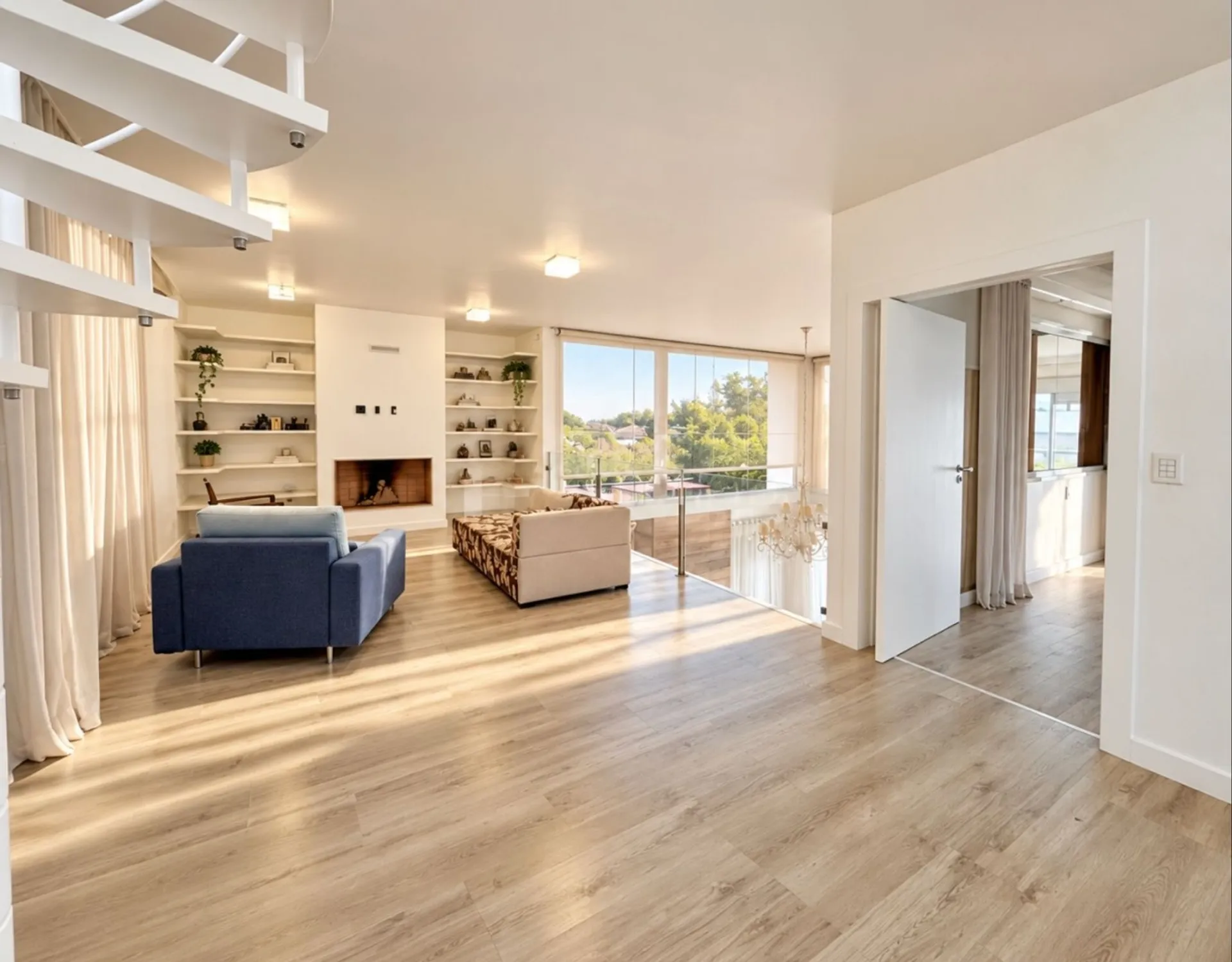 4-bedroom house with a water view — photo 11