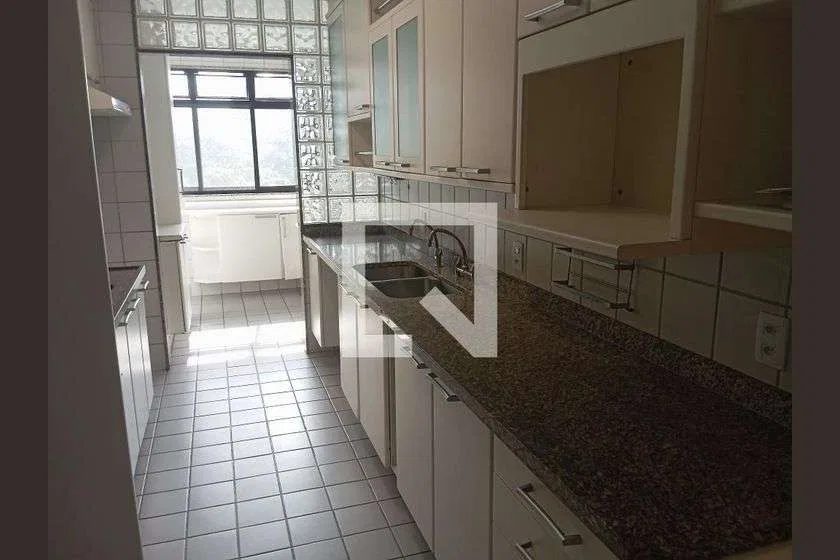 250 m² apartment with 4 bedrooms and 3 parking spots — photo 18