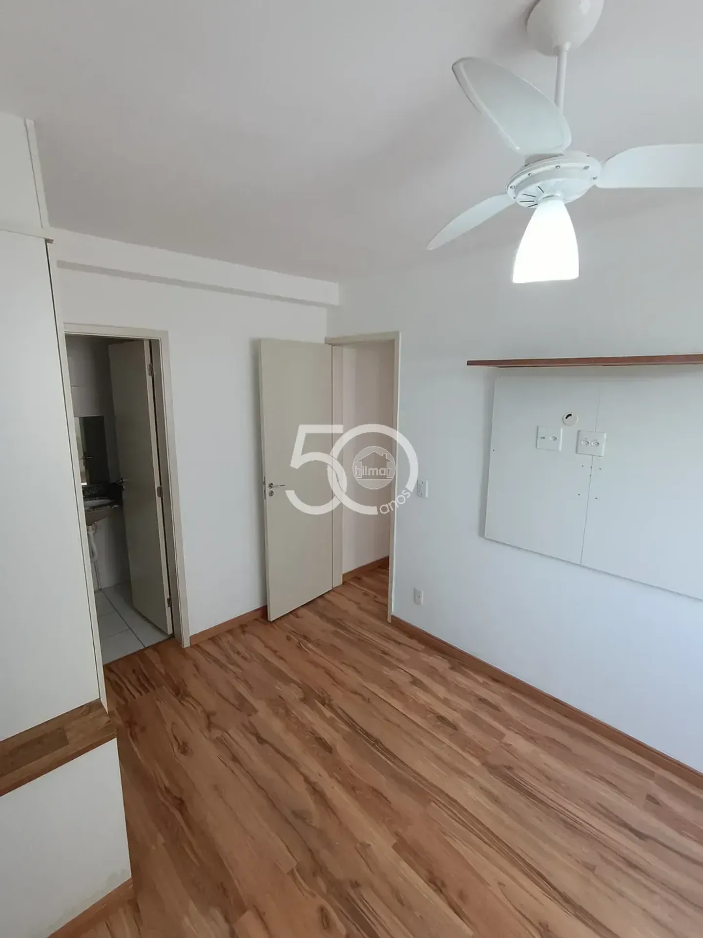 Departamento de 2 dormitorios con piso de madera o laminado — photo 16