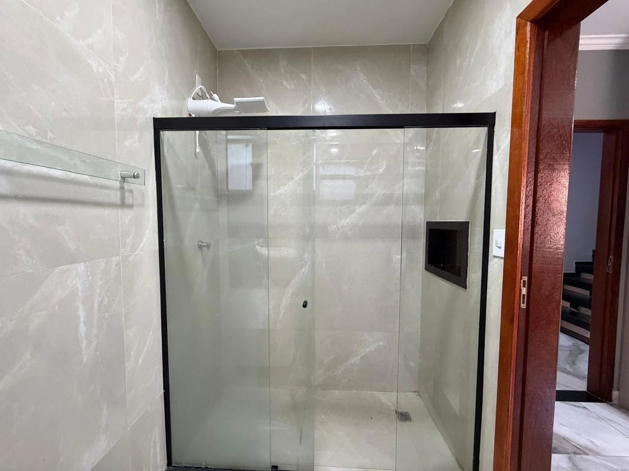 Casa em condomínio com 5 quartos e cozinha integrada — photo 36