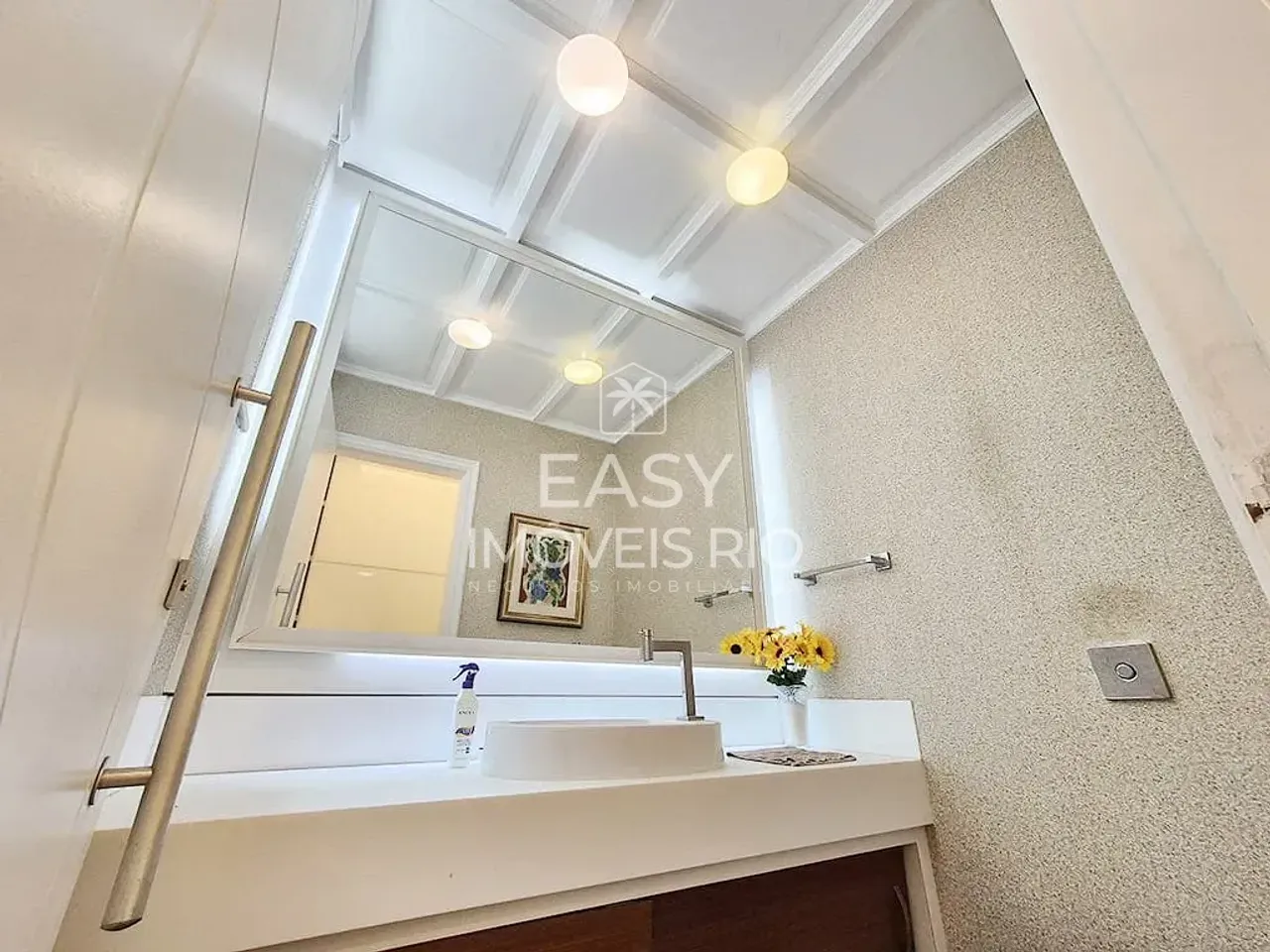Apartamento sin amueblar con 4 dormitorios y balcón de vidrio — photo 19