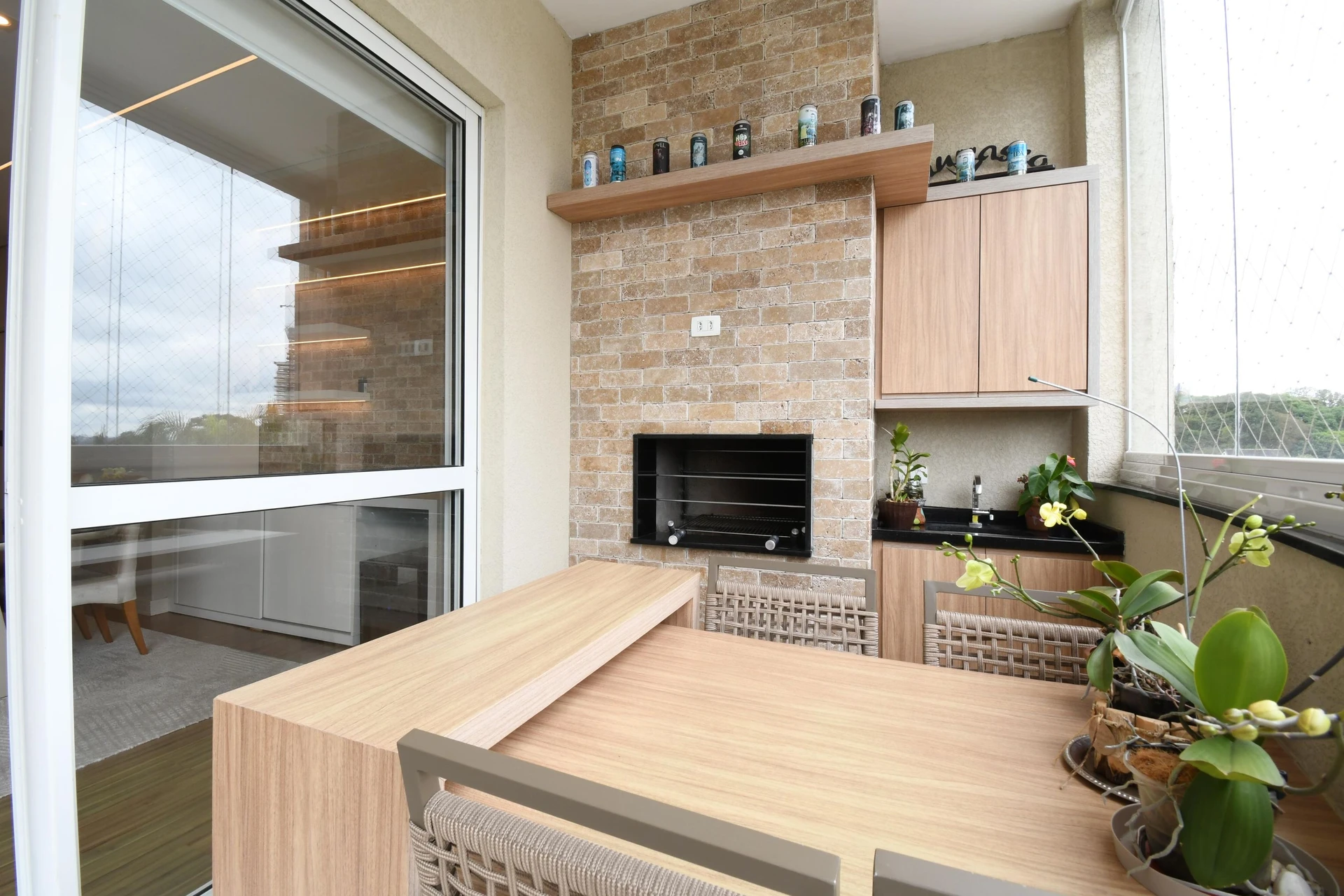 4-bedroom apartment with a dishwasher in Curitiba — photo 25