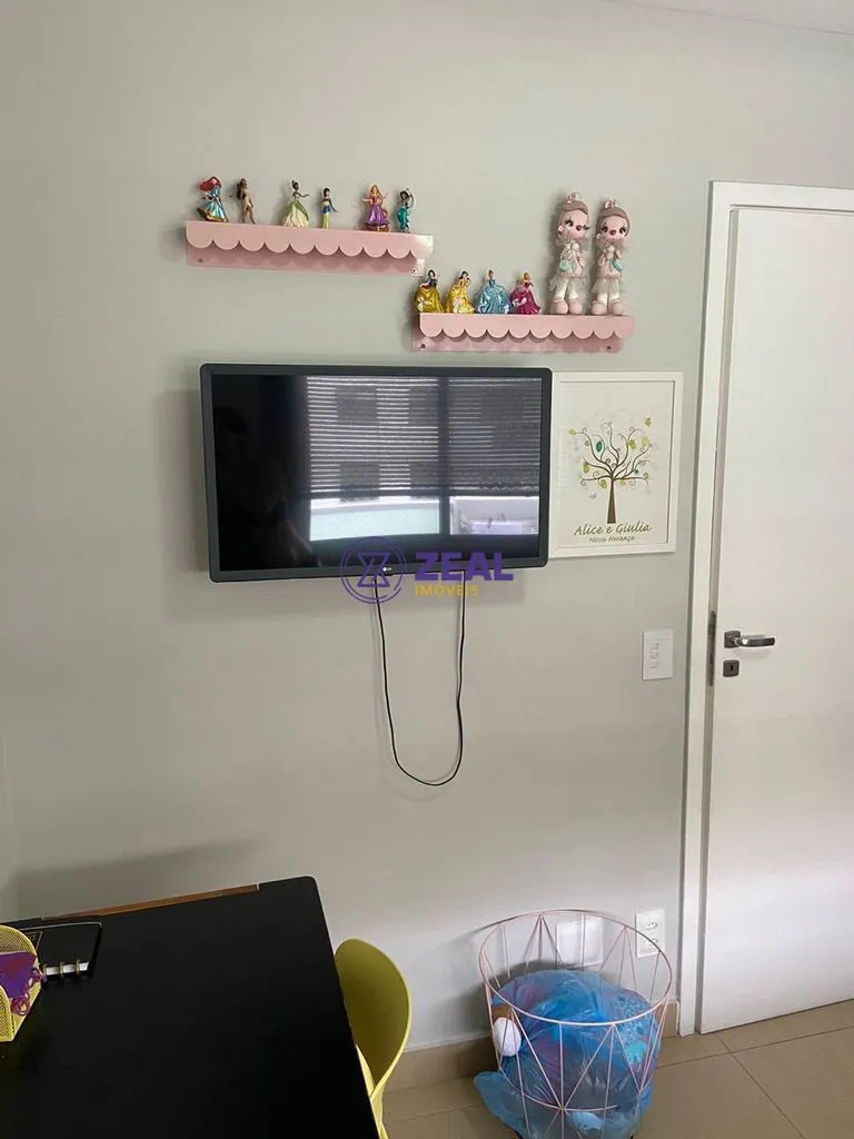 3-bedroom apartment in a building with a gym — photo 6
