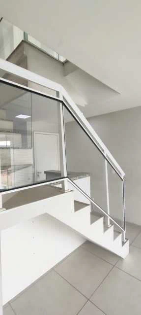 Duplex top-floor home with 3 bedrooms and 1 suite — photo 12