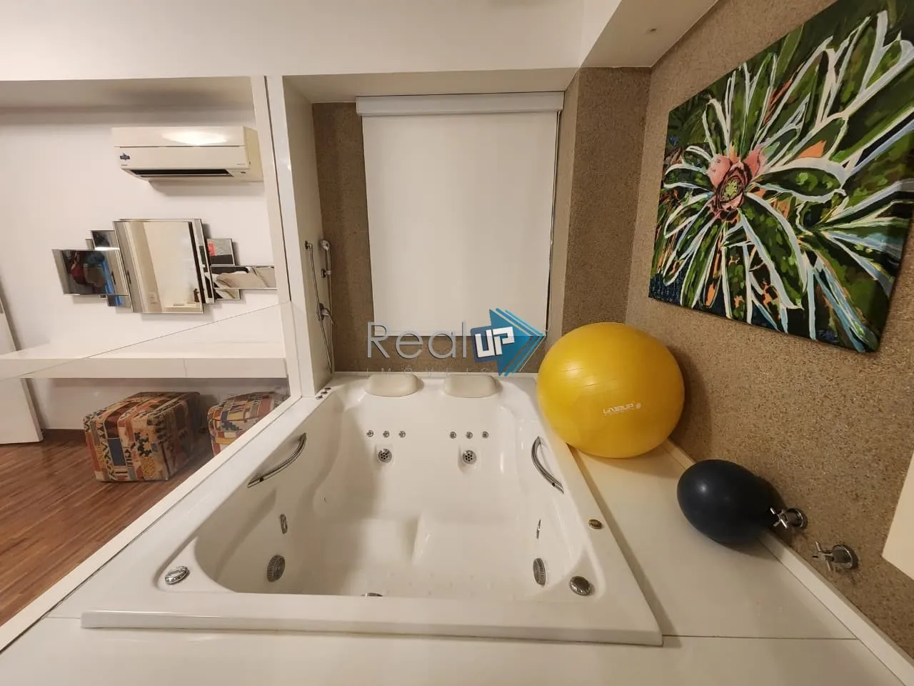 4-bedroom apartment with 227 m² and 3 parking spaces — photo 35