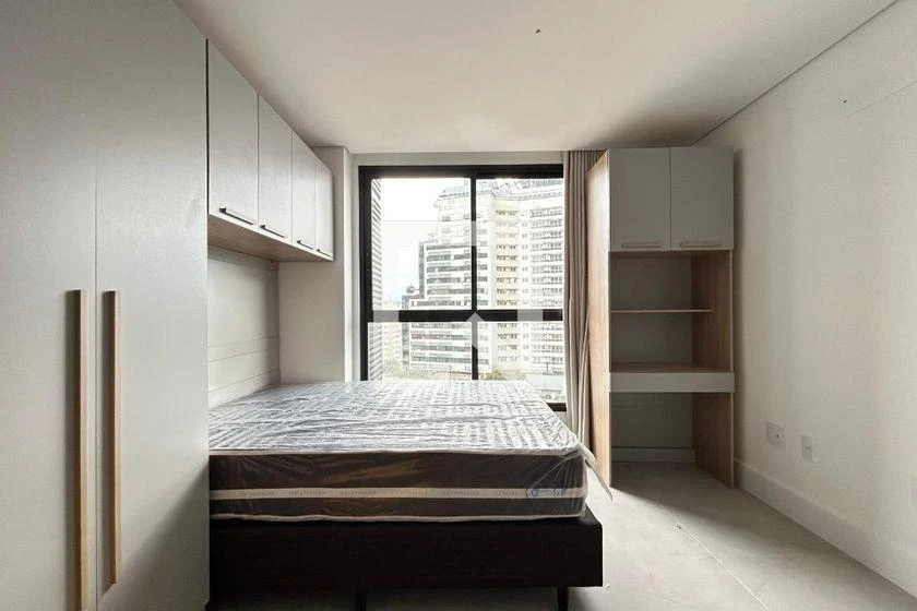 23 m² apartment with 1 bedroom and glass shower — photo 3