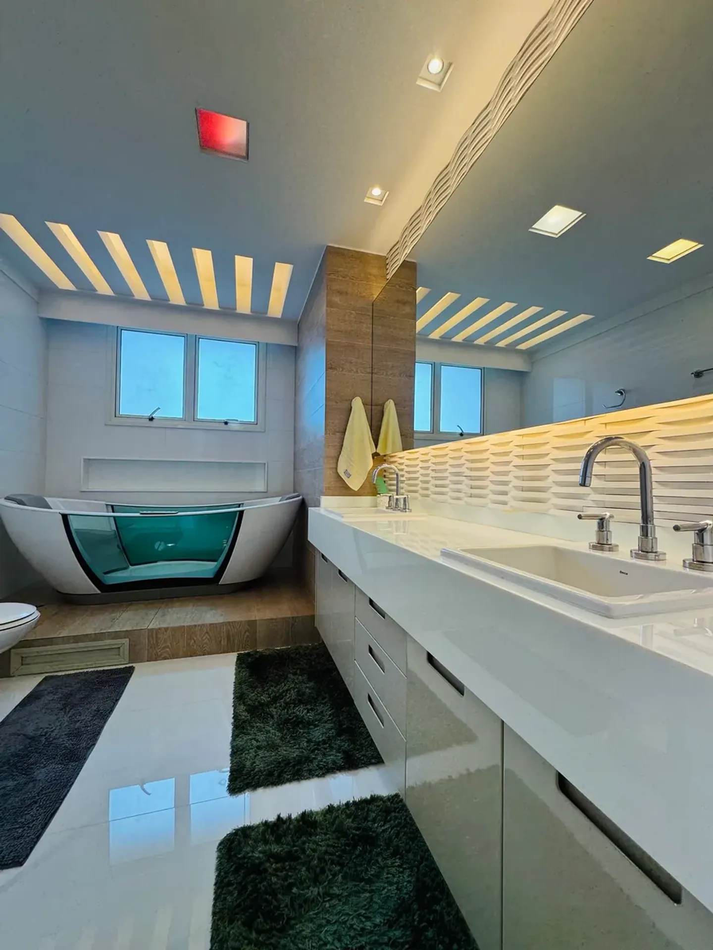 Furnished apartment, 295 m², with floor-to-ceiling windows — photo 9