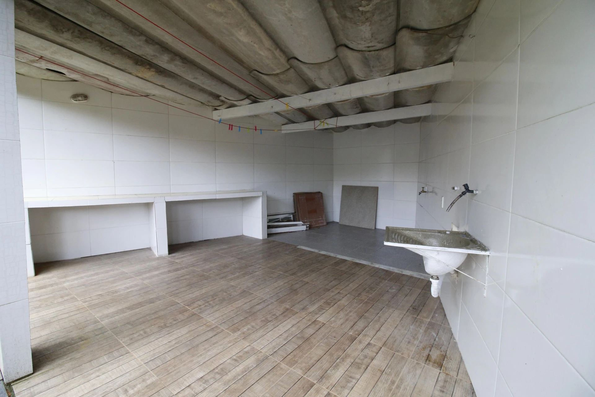 3-bedroom apartment with a grill on the balcony — photo 21