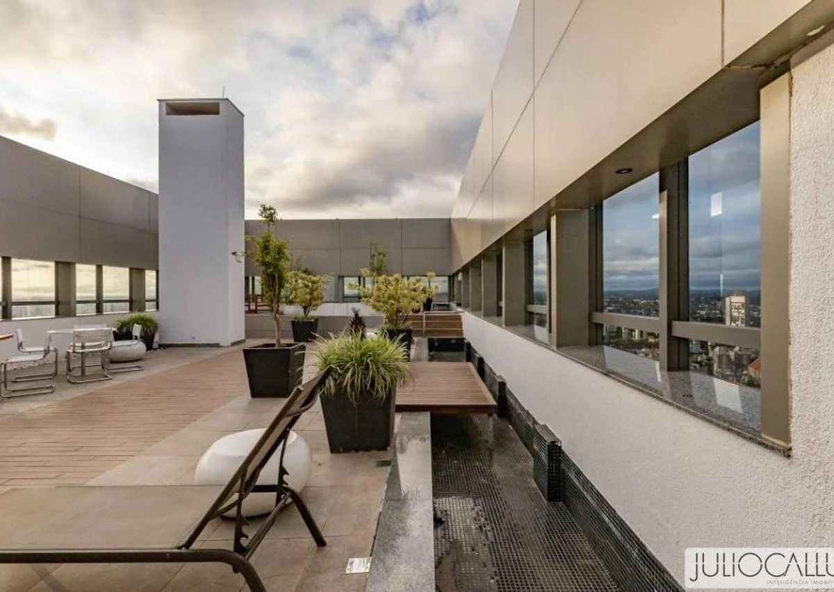 78 m² apartment with floor-to-ceiling windows and a bathtub — photo 13
