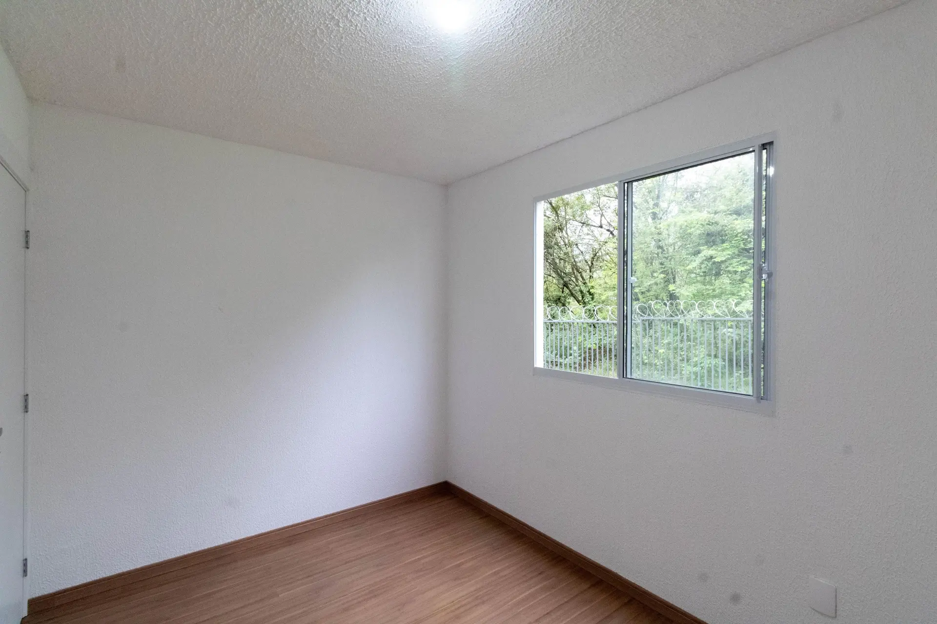 2-bedroom apartment in a building with a gym — photo 18
