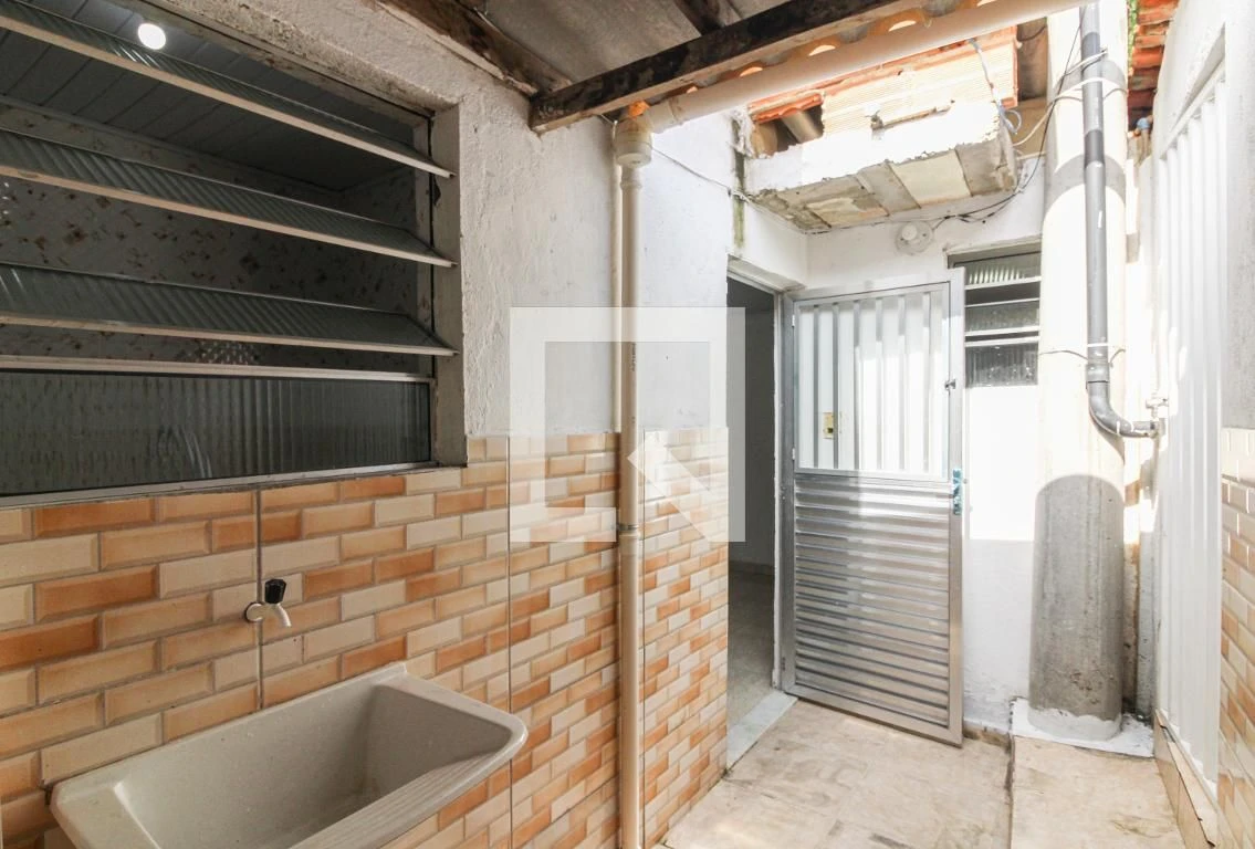 Unfurnished house with 1 bedroom and 1 bathroom