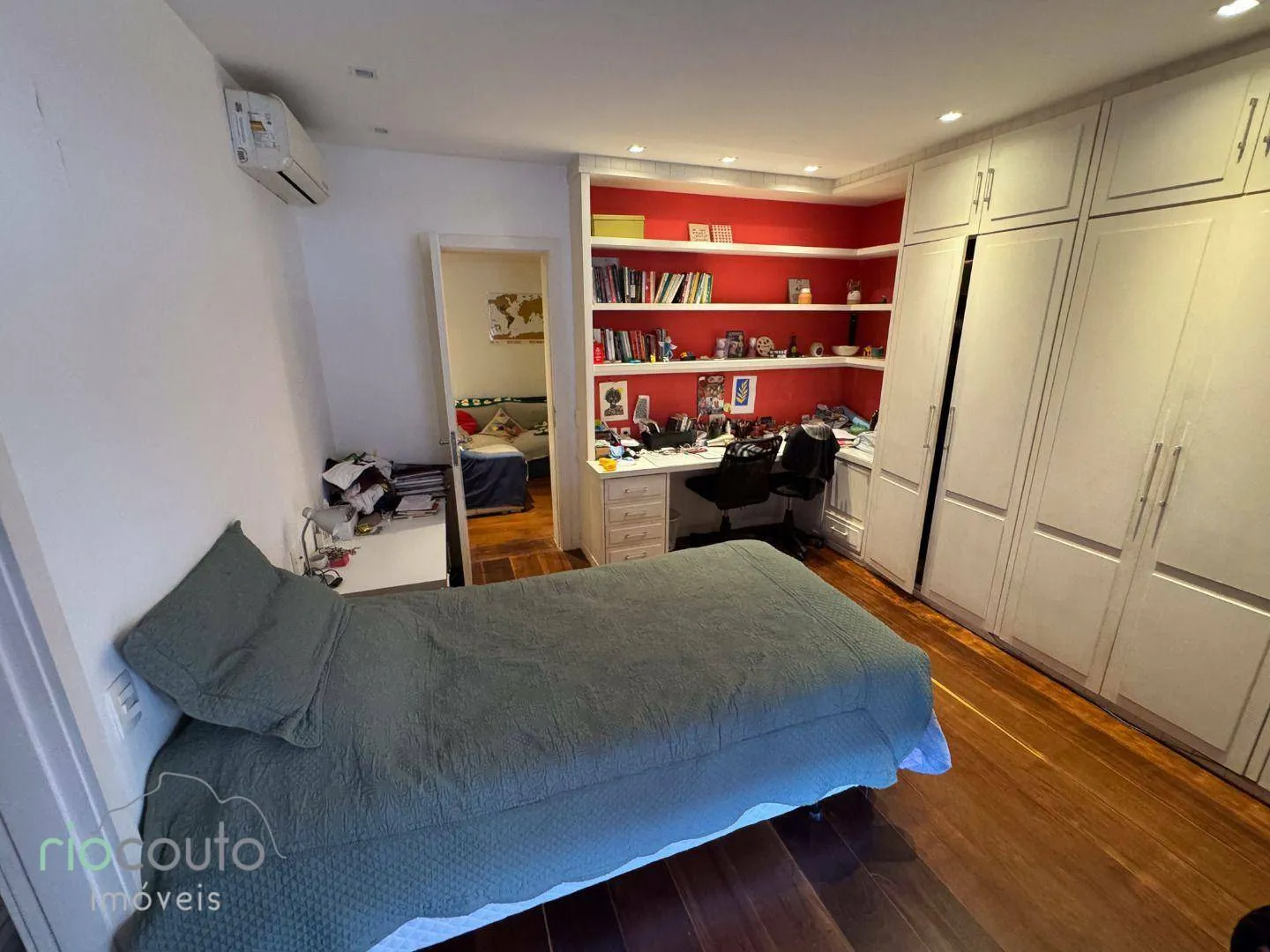 Apartment with 4 bedrooms and balconies, 370 m² — photo 36