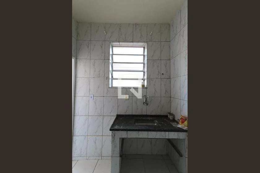 Apartamento sem mobília com 2 quartos e cozinha separada — photo 26