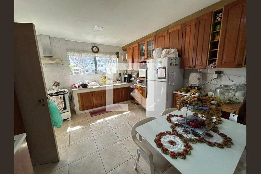 Квартира 400 м² з 4 спальнями та зоною для прання — photo 37