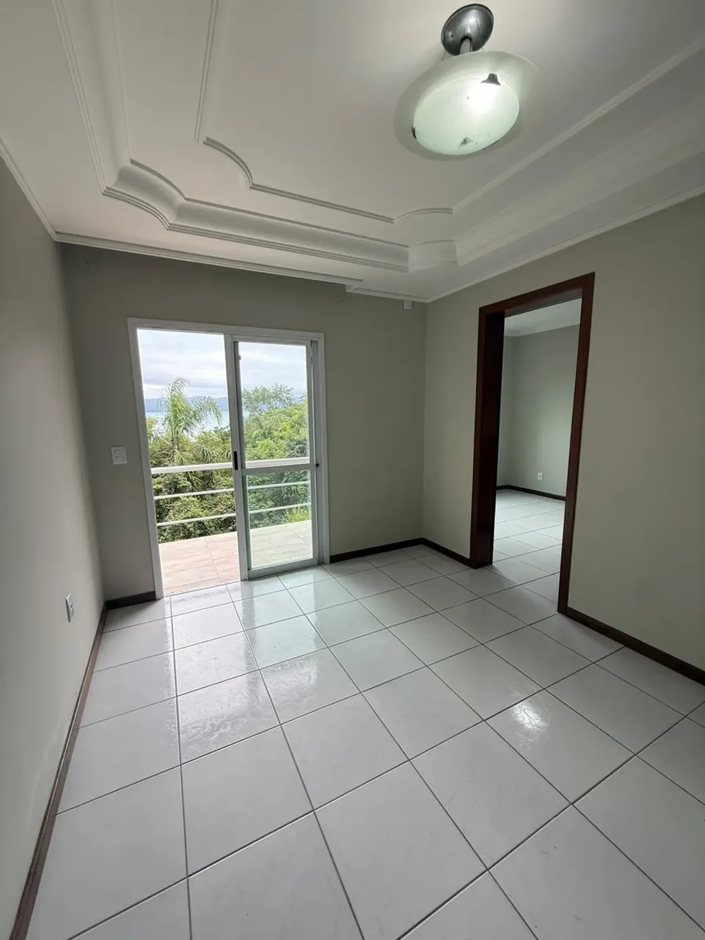 Water view in a 3-bedroom house, 180 m² — photo 25