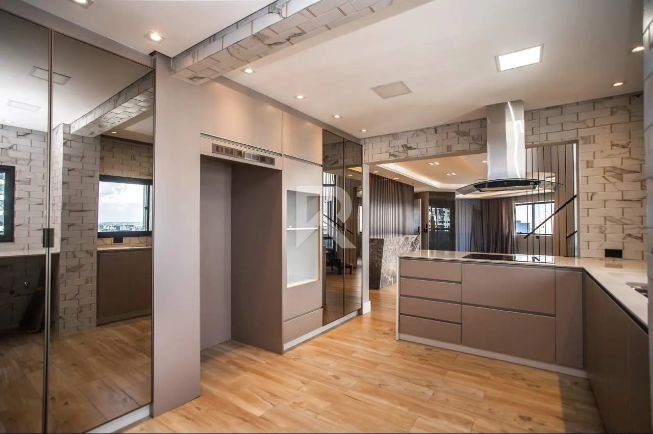Apartment with 4 bedrooms, 3 en-suites and 463 m² — photo 11