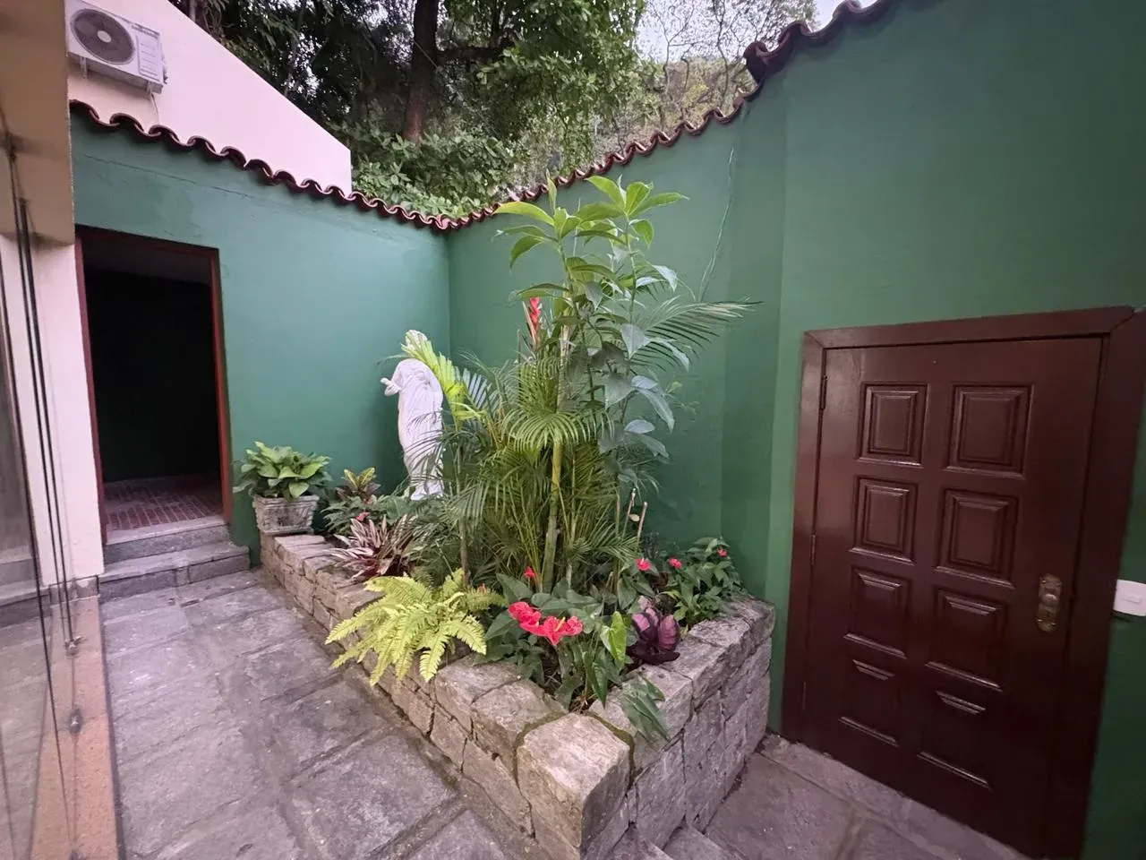 Casa para locação com 4 quartos e 5 banheiros — photo 37