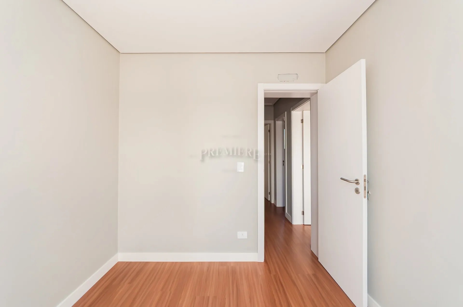 House, 97 m², with a glass-enclosed balcony — photo 27
