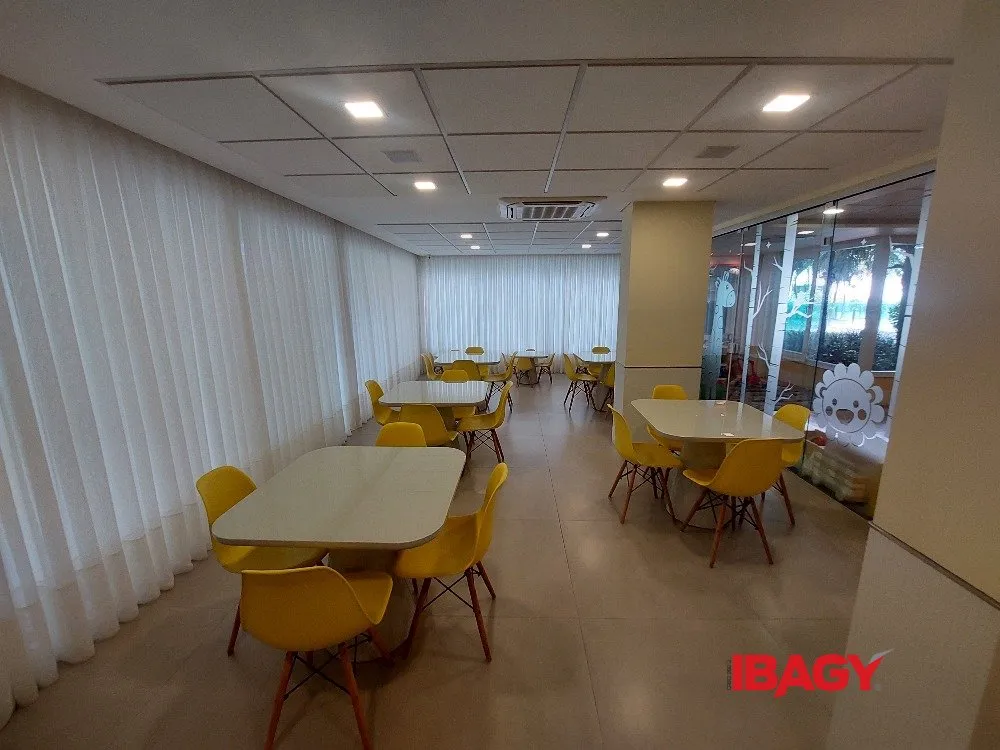 Furnished 2-suite apartment with enclosed balcony — photo 72