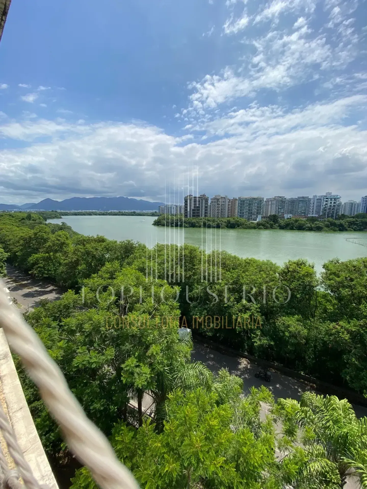 Furnished penthouse with 3 bedrooms and 4 bathrooms — photo 4