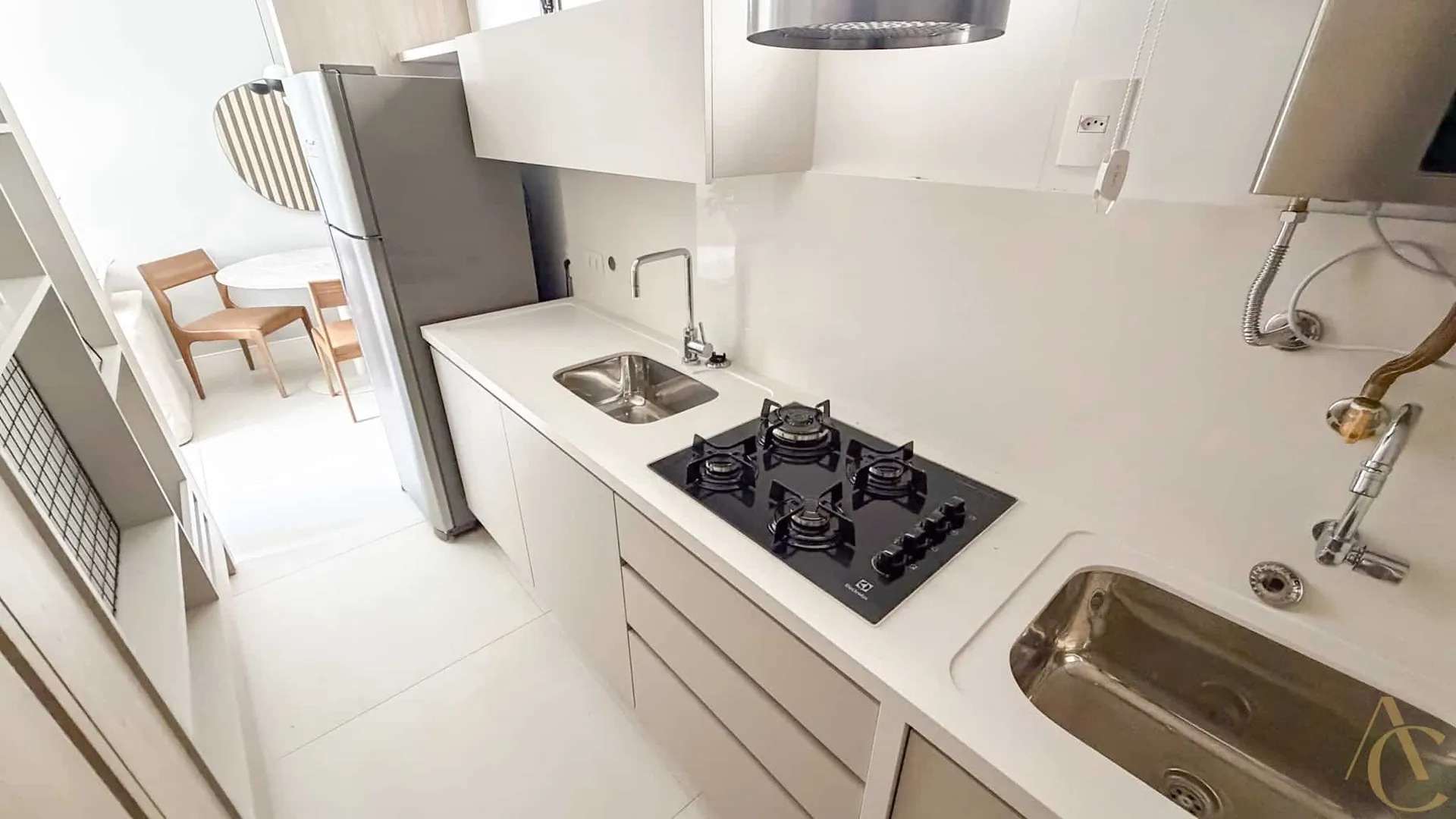 Studio mobiliado com cozinha americana e 1 vaga coberta — photo 6