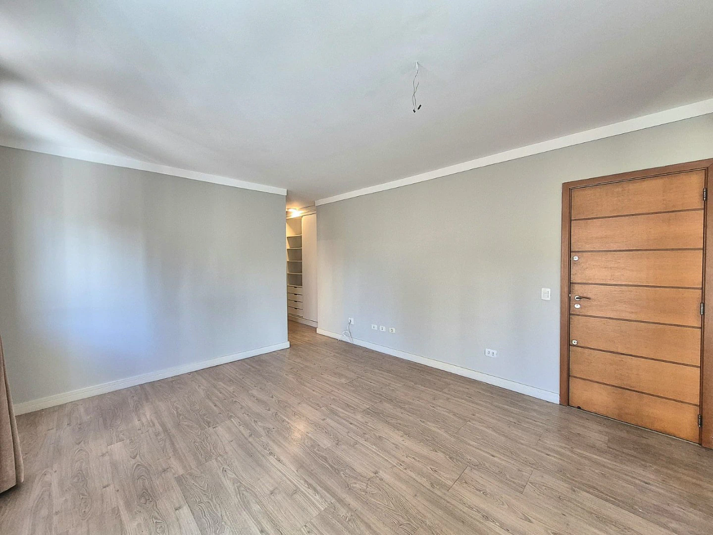 Apartment, 90 m², with wood or laminate floors — photo 6