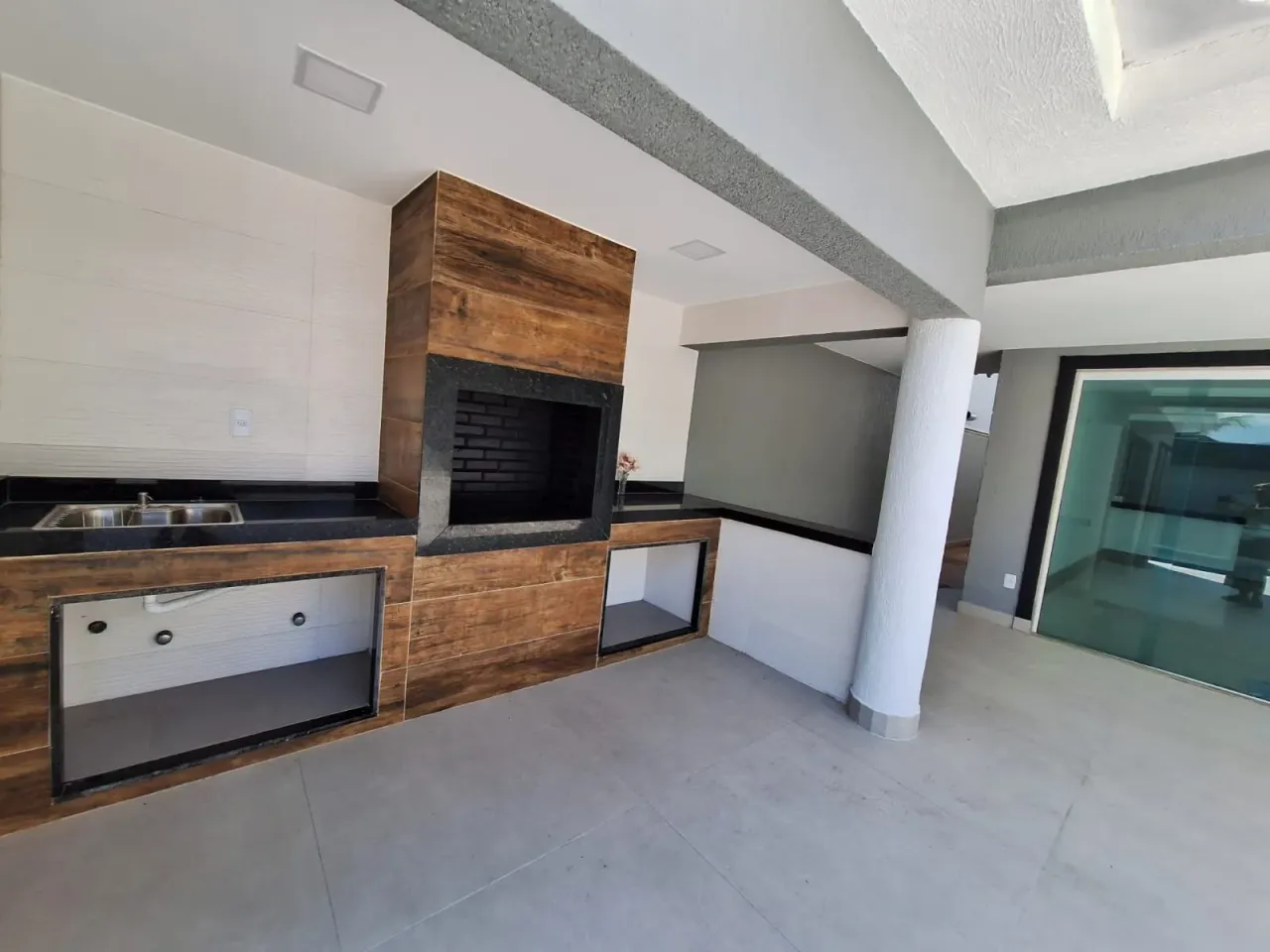 Rental house with 5 bedrooms and 5 bathrooms — photo 2
