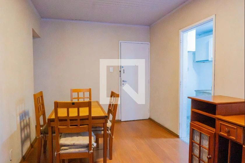 3-bedroom apartment in a building with a pool — photo 5