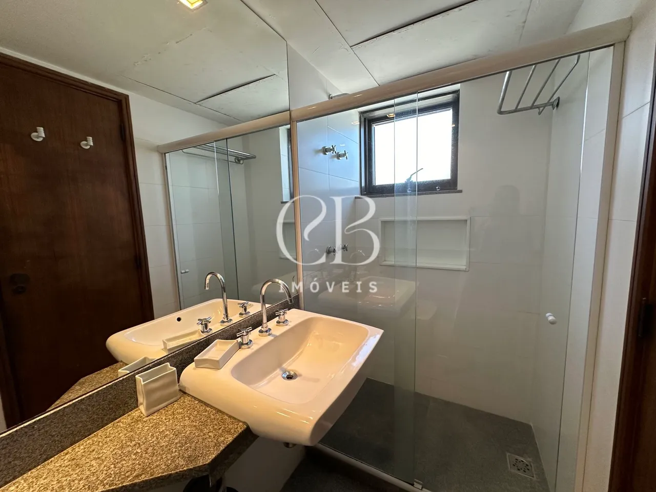 Furnished 2-bedroom apartment with 2 bathrooms — photo 17