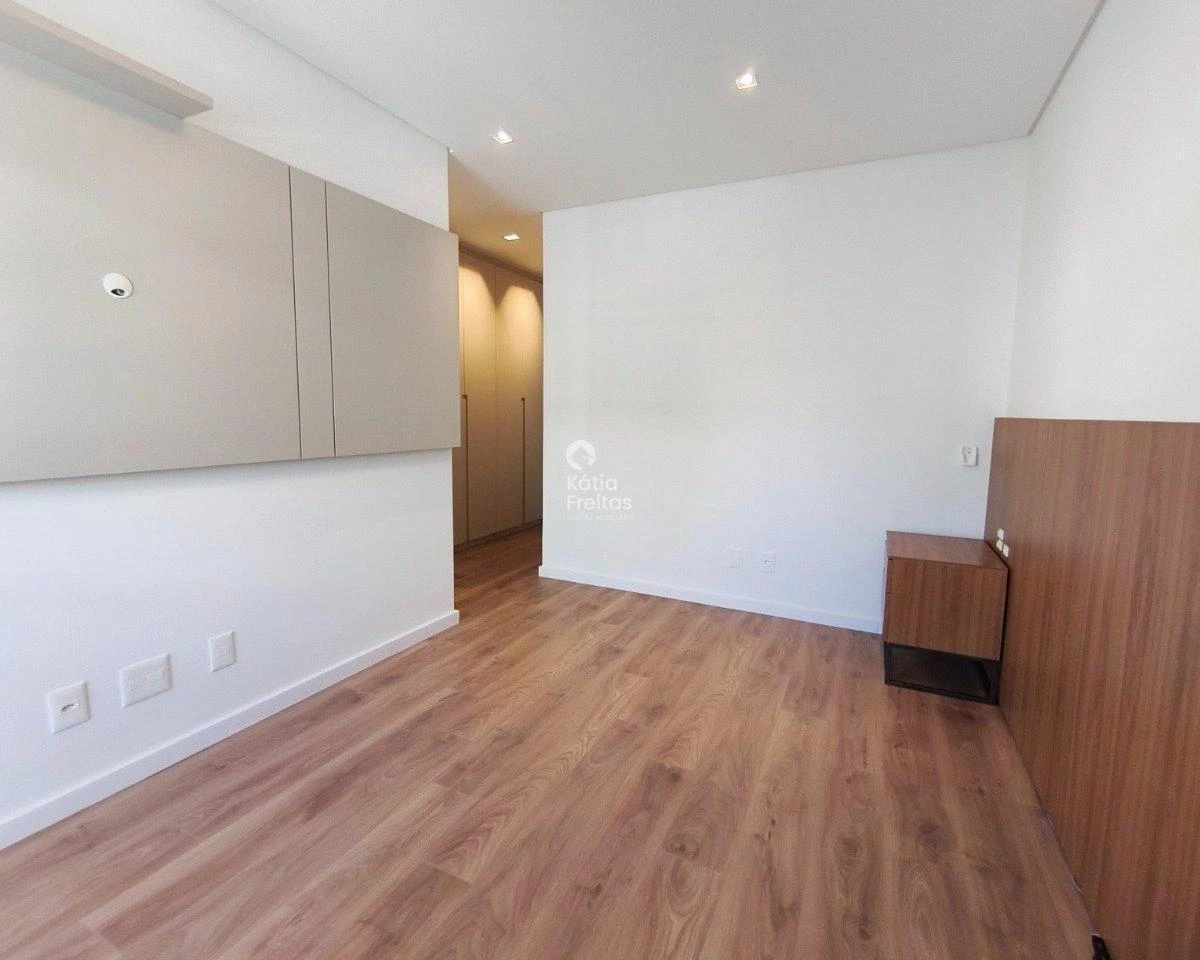 132 m² unfurnished apartment with 3 en-suites — photo 35
