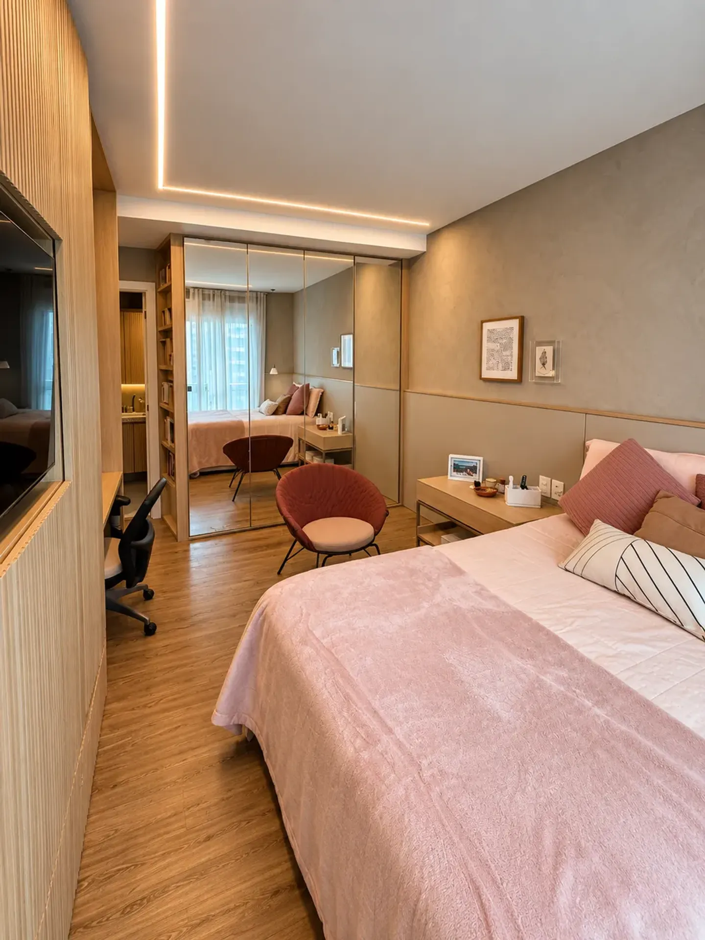 Вид на воду и 4 спальни: квартира 240 м² — photo 6