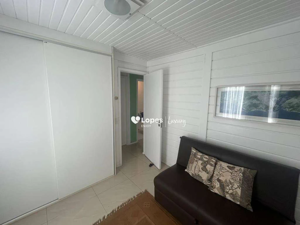 Furnished house with 4 bedrooms and 620 m² — photo 2