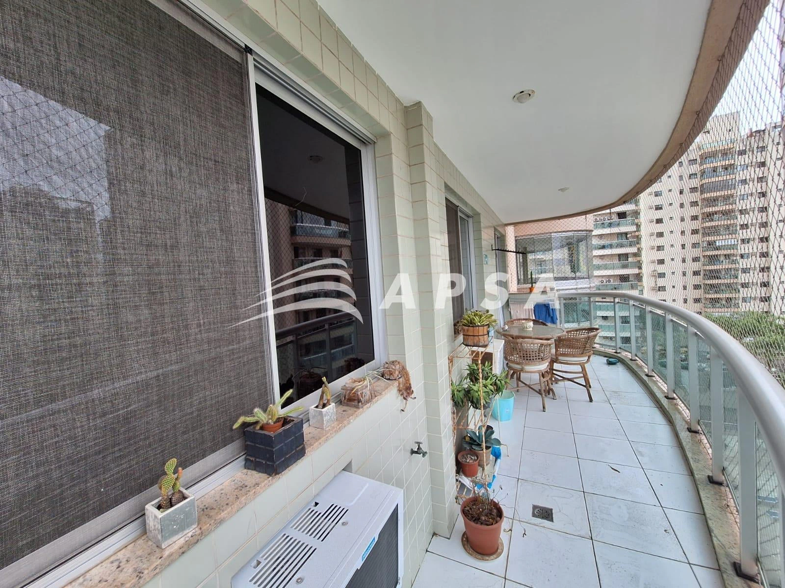 3-bedroom apartment in a building with a gym — photo 8