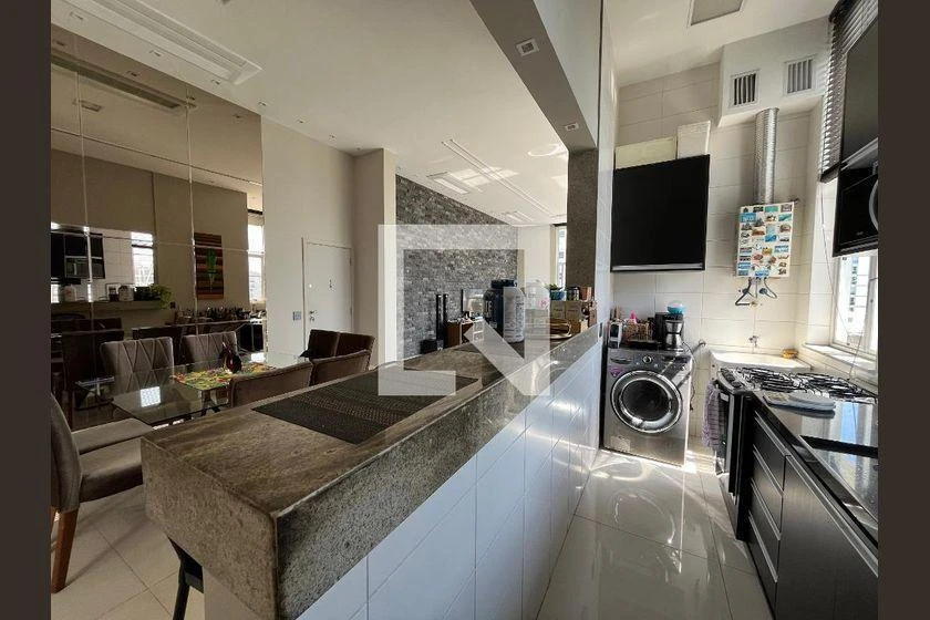 One-bedroom apartment with a mountain view — photo 31