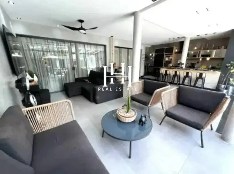 Furnished house with 6 en-suite bedrooms and shared pool — photo 9