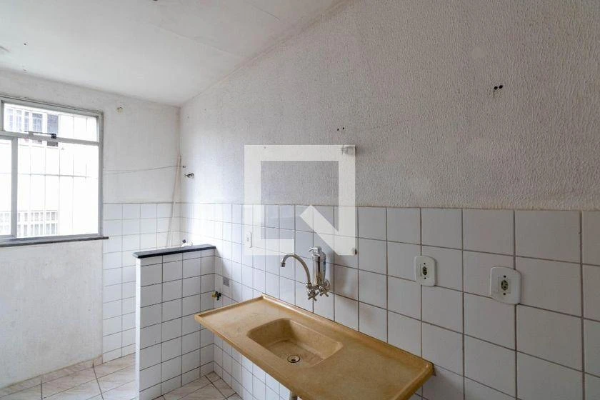 2-bedroom apartment in a building with a gym — photo 2