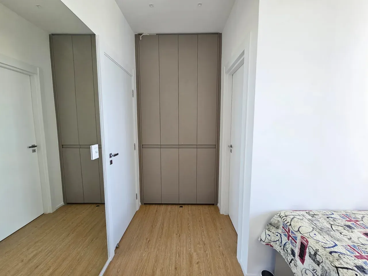 231 m² apartment with 3 bedrooms and 5 bathrooms — photo 20