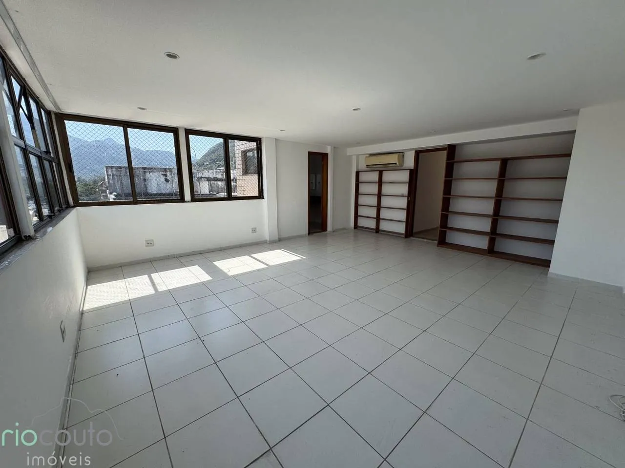 Duplex penthouse with 3 bedrooms and 291 m² terrace — photo 45