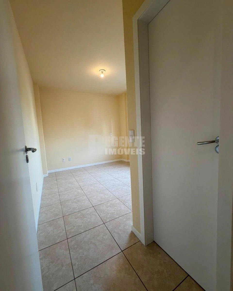 Apartamento de 2 dormitorios con parrilla en la terraza — photo 12