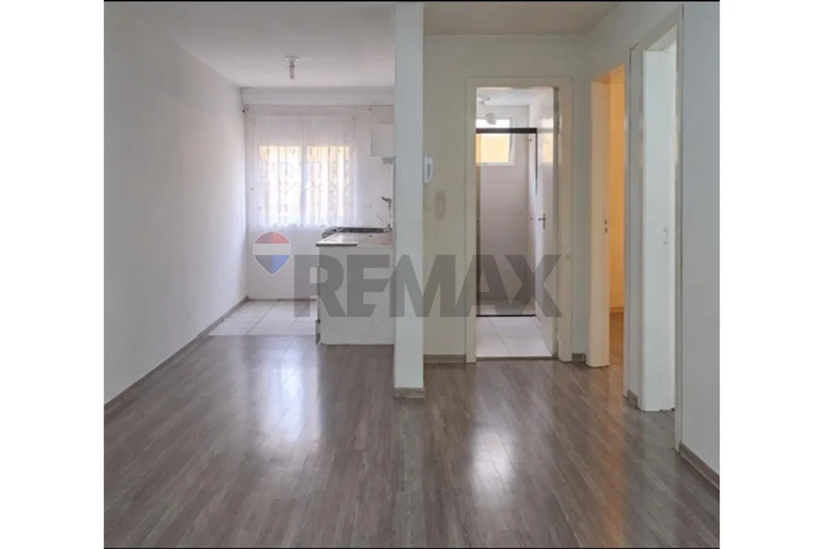 2-bedroom apartment with wood or laminate floors — photo 2